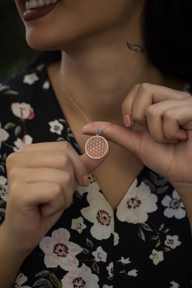 Yaşam Çiçegi gümüş kolye