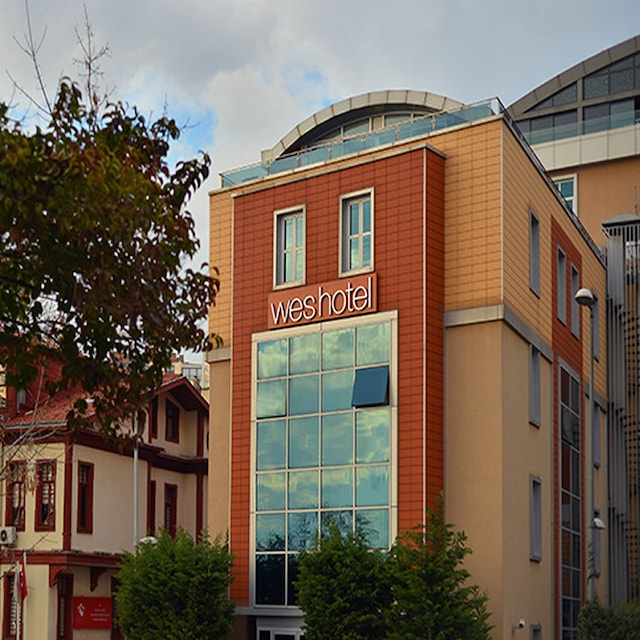 Wes Hotel