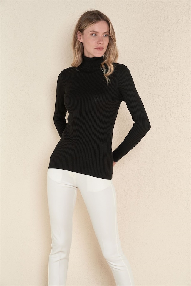 Kadın  Siyah  Balıkçı Yaka Basic Kazak