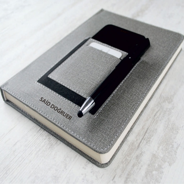 KİŞİYE ÖZEL İSİMLİ 2021 AJANDA(17x24cm) + Telefon Tutucu Kalem