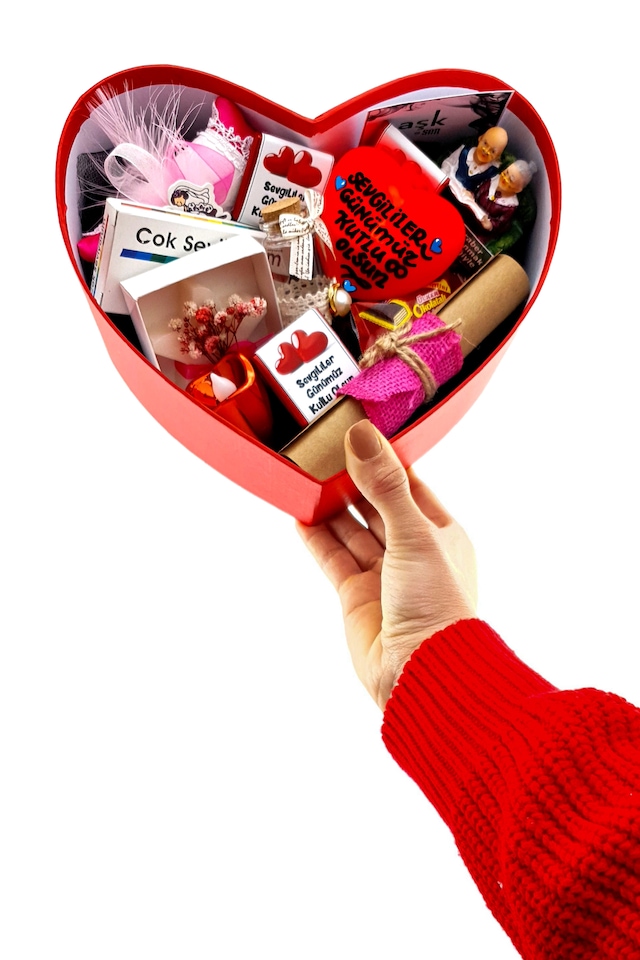 Sevgililer günü hediyesi - Kırmızı kutu Sevgiliye Hediye