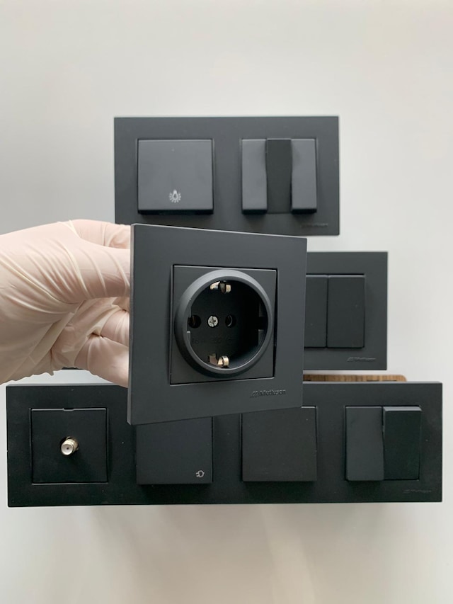 Mutlusan Siyah Rita Serisi Siyah Priz Anahtar Ve Priz Çeşitleri S