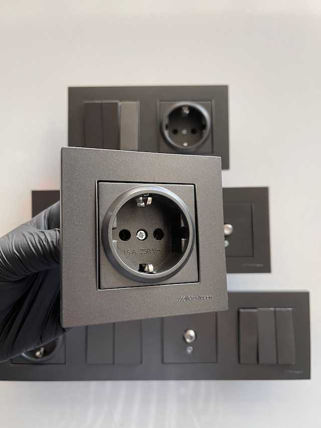 Mutlusan Füme Antrasit Priz Anahtar Ve Priz Çeşitleri ANRASİT