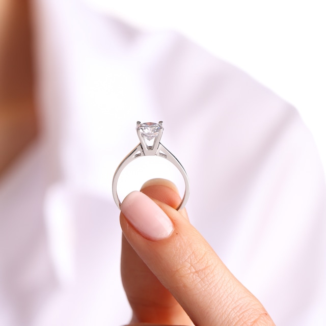 Tektaş Yüzük Beyaz Altın