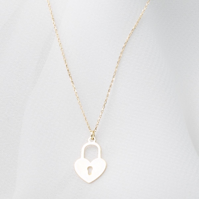 Kalpli Asma Kilit Altın Kolye