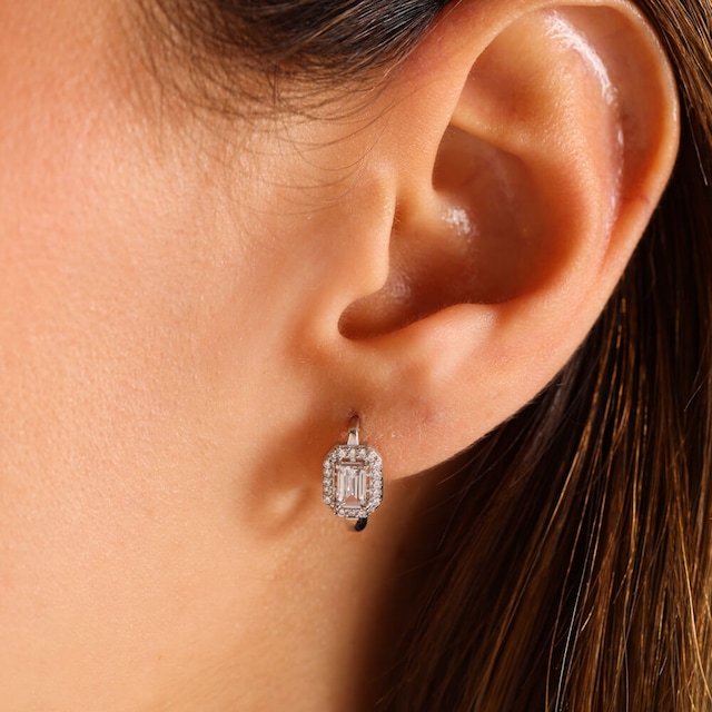 Beyaz Altın Baget Küpe J Model