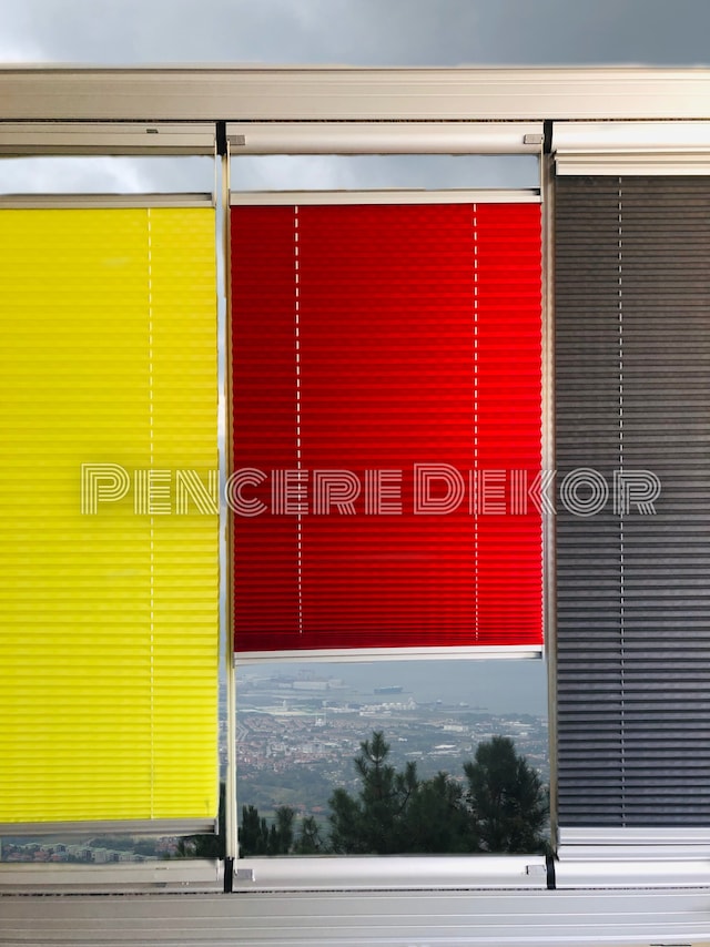 CANARY | YAPIŞTIRMALI PLİSE PERDE | CAM BALKON VE PVC PERDESİ