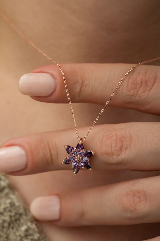 Kadın Rose Altın Kaplama Zirkon Taşlı Lotus Çiçeği Kolye