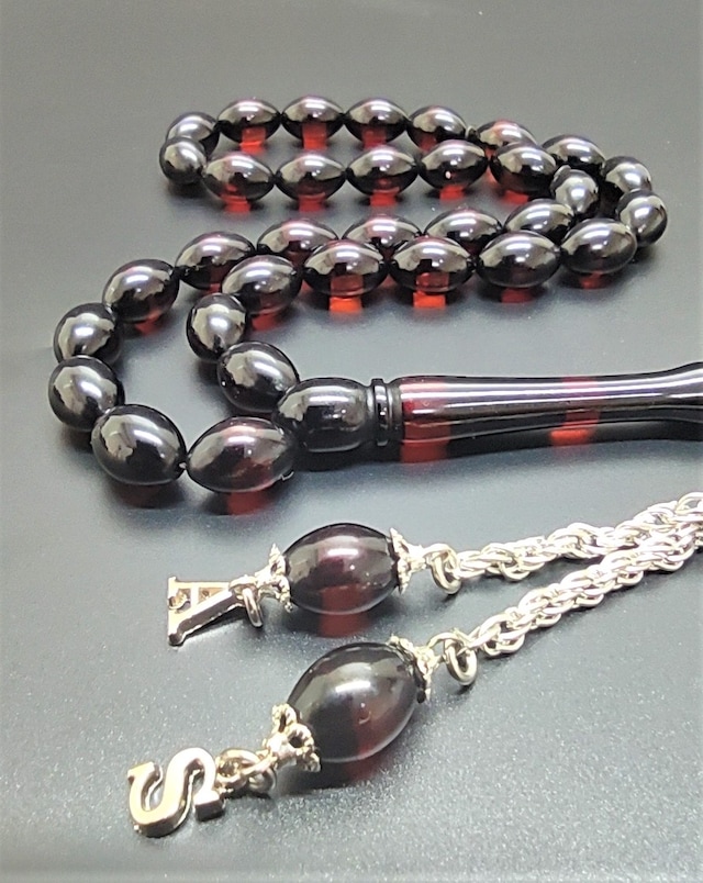 Kırmızı - Sürmeli Toz Kehribar Tesbih - Kişiye özel Harfli