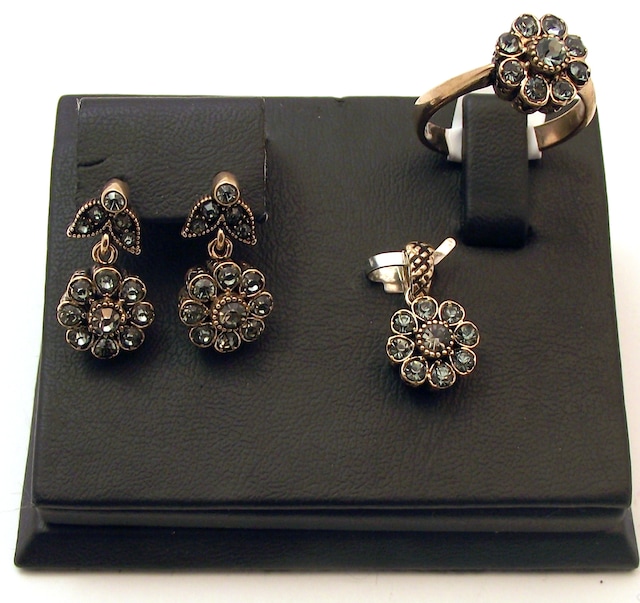 Papatya Swarovski Taşlı Elmas Montür Set Sevgiliye Hediye