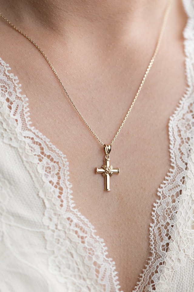 14 Ayar Altın Küçük Boy Haç Tasarım  Kolye