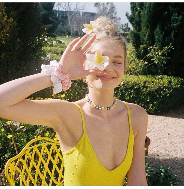 Minibuki Sarı Lotus Çiçek Parlak Akrilik Kadın Mandal Toka