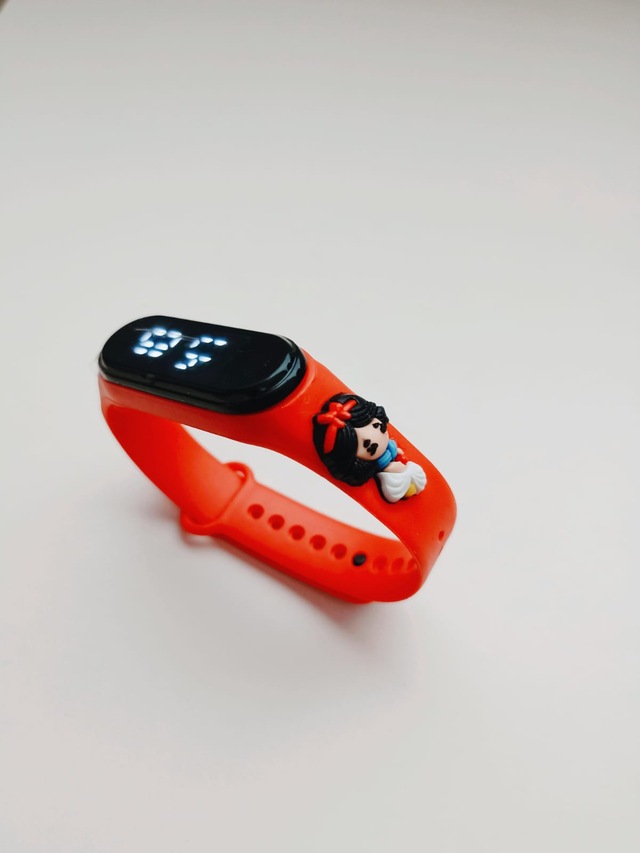 Disney Karakterli Dokunmatik Dijital Çocuk Kol Saati Kırmızı