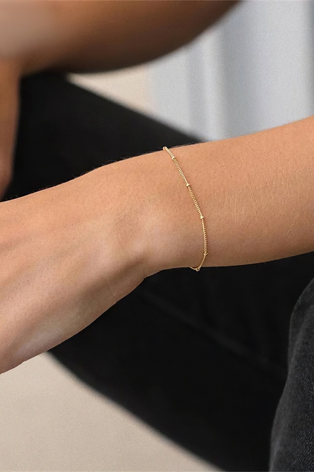 Zarif Boncuk Süslemeli Gümüş Bileklik