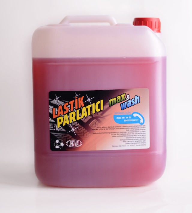 4 Kg Max&Wash Kırmızı Lastik Parlatıcı ve Süper Siyahlaştırıcı