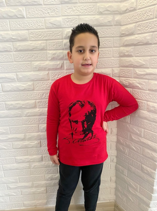 Atatürk Baskılı Kırmızı Uzunkollu Tişört