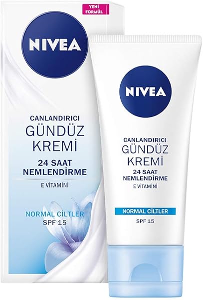 NIVEA Essentials Canlandırıcı Gündüz Yüz Bakım Kremi, 50 ml, Normal Ciltler, E Vitamini, Lotus Çiçeği, Doğal Manolya Özü ile 