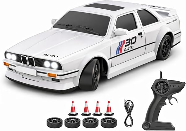 Giffy/Oyuncak BMWW E30 Drift Araba 4x4 Uzaktan Kumandalı Araba 2.4GHz Şarjlı LED Işıklı 15 Km Hız Araba (Beyaz)